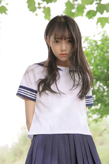 女主被养兄疯狂占有的小说