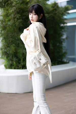 《放纵的游轮1980英文》