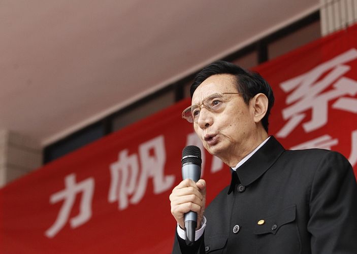 重慶首富尹明善風(fēng)波不斷 力帆股份控股股東所持股份日前遭凍結