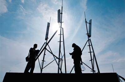 澳大利亞首席科學(xué)家艾倫芬克爾寫(xiě)道基礎科學(xué)將使他們走上正軌