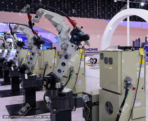 人工智能虛擬主播果果亮相2019中國國際大數據產(chǎn)業(yè)博覽會(huì )