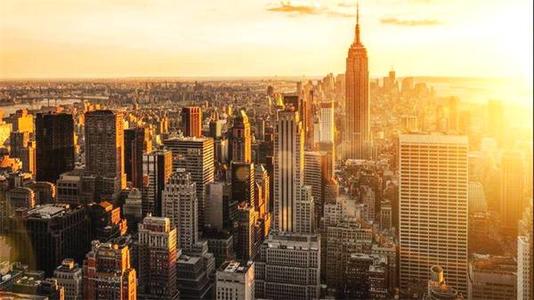 在美國經(jīng)濟增長(cháng)數據公布后美元觸及2個(gè)月高點(diǎn)