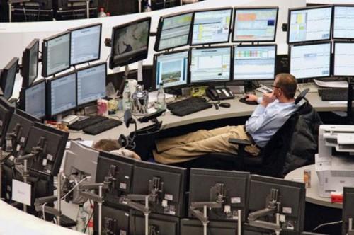 代理商經(jīng)紀人搶購前德累斯頓銷(xiāo)售交易員