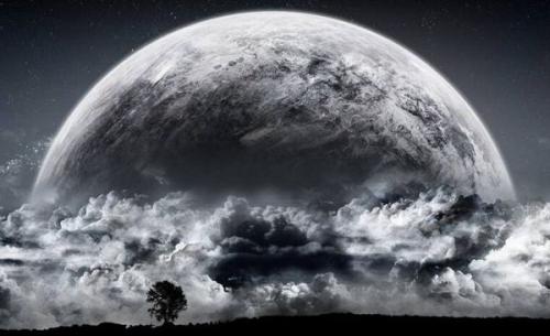 木星月球上的火山的存在Io以及土星環(huán)中的間隙和復雜結構