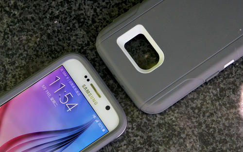 Otterbox的新型無(wú)線(xiàn)充電系統很好地堆疊起來(lái)