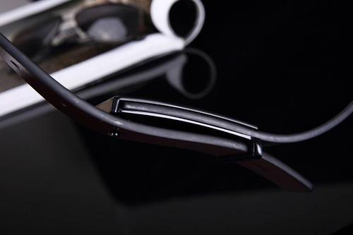 花花公子宣布推出新款無(wú)線(xiàn)耳機適合需要私密收聽(tīng)的用戶(hù)