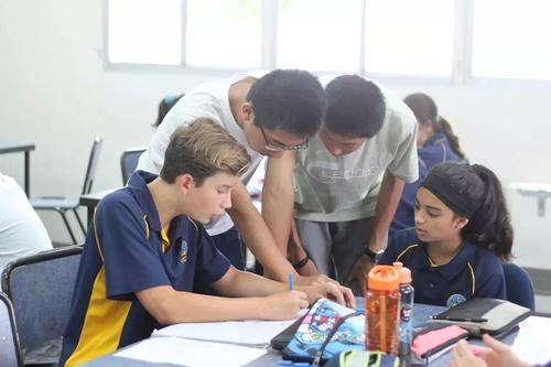 在一個(gè)小工作室中無(wú)償工作被學(xué)生和畢業(yè)生視為改變生活的體驗