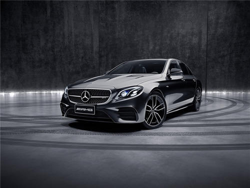 梅賽德斯奔馳通過(guò)為其汽車(chē)提供全新的AMG LED投影儀標志選項