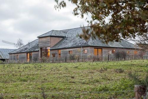 Studio Bark在薩?？瞬莸厣辖ㄔ祀x網(wǎng)黑谷倉