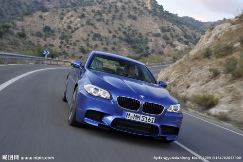  BMW M5已經(jīng)通過(guò)預告片和封面截圖進(jìn)行了預覽