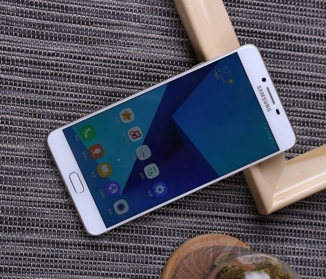 促銷(xiāo)活動(dòng)將在3個(gè)小時(shí)后結束在這里購買(mǎi)15000盧比以下的智能手機