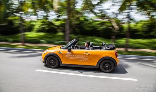 MINI于去年10月推出了新敞篷車(chē)是首款基于寶馬新UKL平臺的頂置車(chē)型