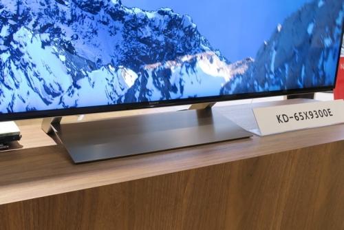 索尼X9300E系列從各個(gè)方面改進(jìn)了索尼2016年超薄背光驅動(dòng)器的型號