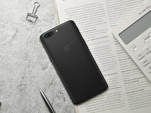 OnePlus 5的6GB RAM和64GB存儲版本的價(jià)格預計為32,999盧比