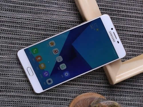 韓國智能手機制造商三星的Galaxy C9 Pro手機的價(jià)格已經(jīng)降低