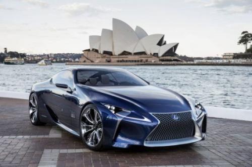 LC 500將會(huì )與RC F轎跑車(chē)的新調校的5.0升自然吸氣V8一同推出