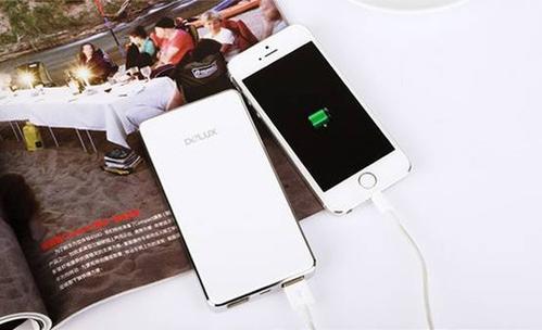 移動(dòng)電源還將在這些出色的智能手機之前注滿(mǎn)水后備電池需要3至5天