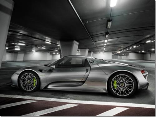 在加泰羅尼亞賽道的兩場(chǎng)保時(shí)捷Mobile 1超級杯比賽