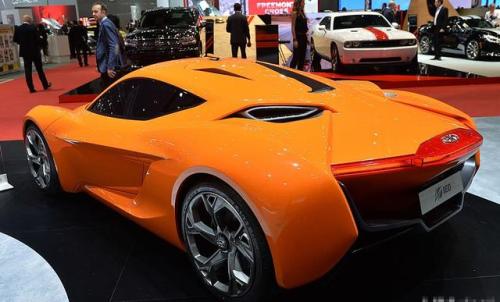 機械工程三年級實(shí)習生Yashu Madan團隊設計了有史以來(lái)最便宜的賽車(chē)