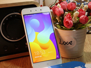 科普360手機f4續航能力好不好及360手機f4接口怎么樣