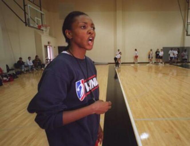 達拉斯的弗蘭·哈里斯為富尼制定了一項1300萬(wàn)美元的青年體育計劃