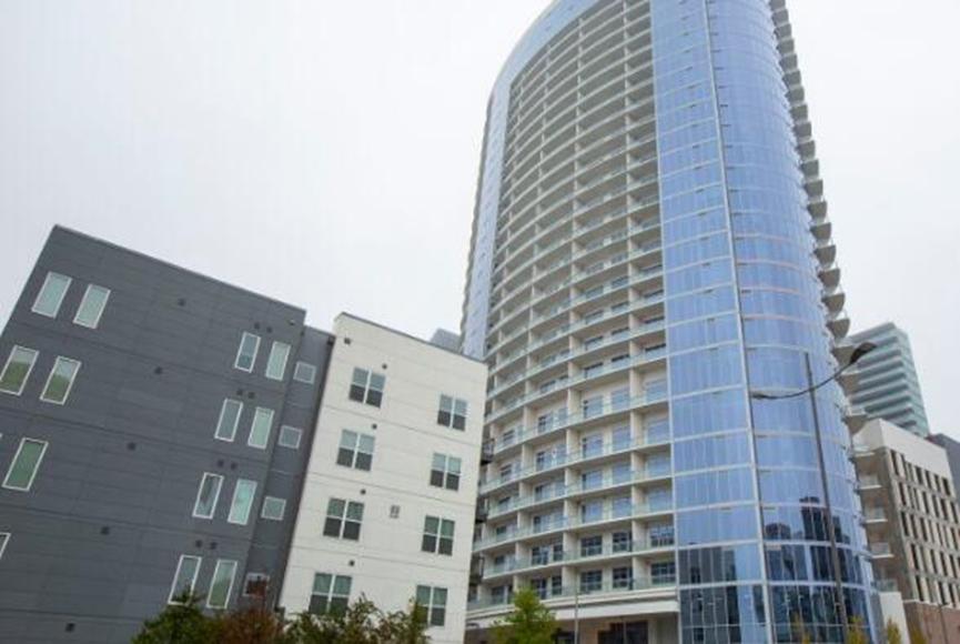 毛絨普萊諾公寓塔在傳統西區開(kāi)業(yè)