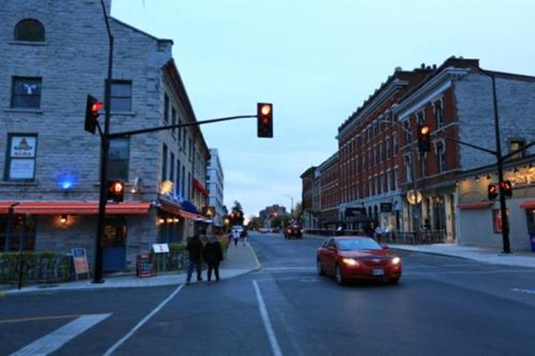 報告:十年來(lái)加拿大汽車(chē)和卡車(chē)的銷(xiāo)量首次出現下滑