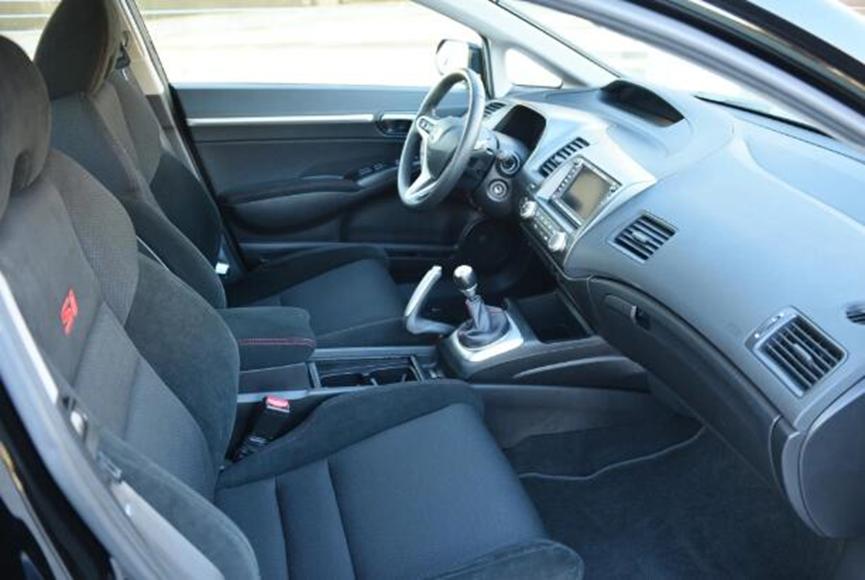 1300英里2009年的本田思域Si可能是您調諧器友好的時(shí)間膠囊