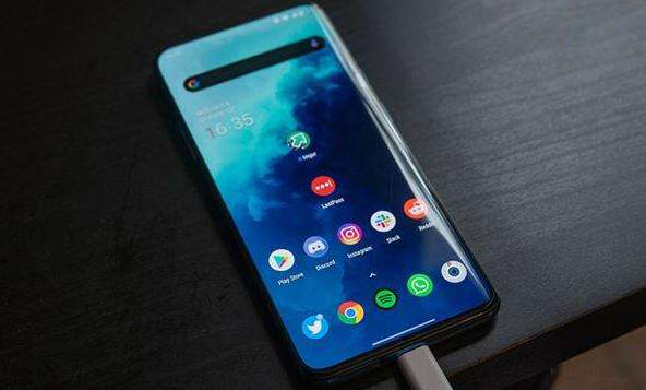 OnePlus全新的優(yōu)化充電功能可防止手機過(guò)度充電