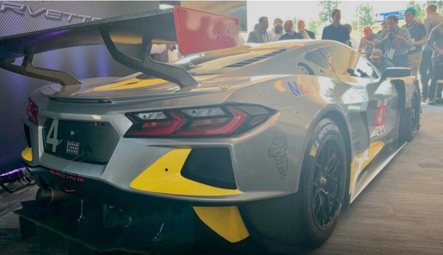 中置引擎雪佛蘭克爾維特Z06可能會(huì )穿上巨大的后機翼