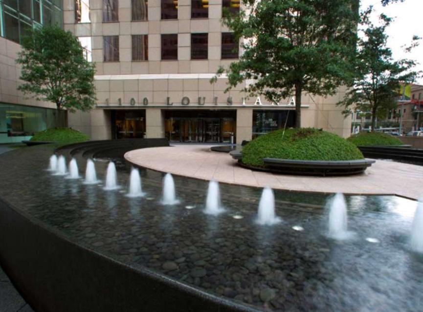 企業(yè)產(chǎn)品合作伙伴擴大了在市區的大型總部租賃