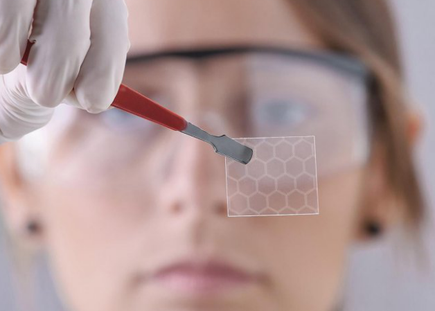 真正的石墨烯創(chuàng  )造了世界上第一個(gè)使用石墨烯的鋰離子電池