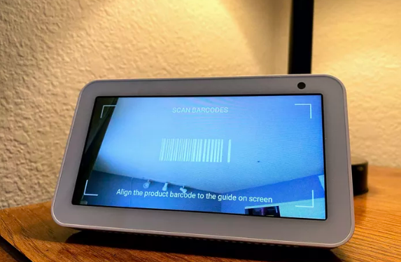 亞馬遜的Echo Show現在可以?huà)呙钘l形碼來(lái)充實(shí)您的購物清單