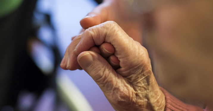 為什么護理機器人的想法可能對老年人是個(gè)壞消息