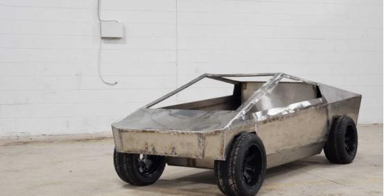 收縮的特斯拉Cybertruck現在有了剎車(chē)和方向盤(pán)