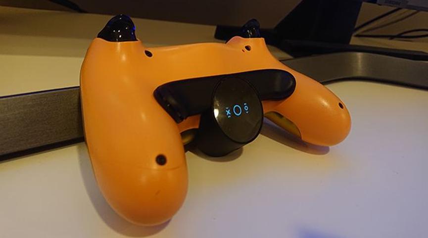 后退按鈕附件將您的Dual Shock 4變成專(zhuān)業(yè)的控件