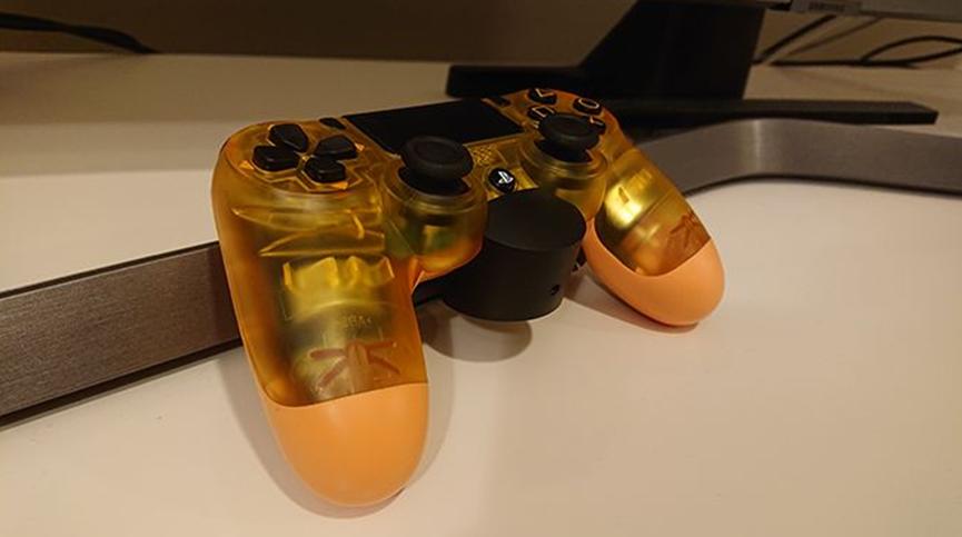 后退按鈕附件將您的Dual Shock 4變成專(zhuān)業(yè)的控件