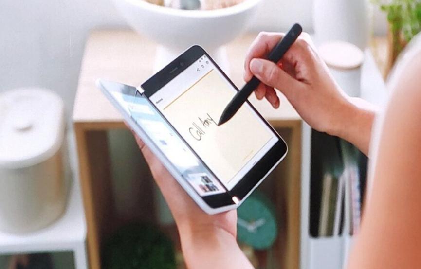 應用開(kāi)發(fā)人員在直播期間兩次Surface Duos崩潰