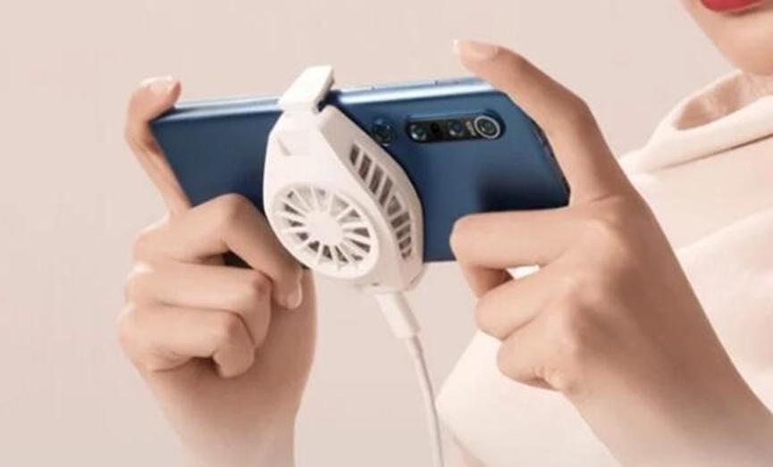 小米智能手機的夾式外部散熱風(fēng)扇開(kāi)始銷(xiāo)售