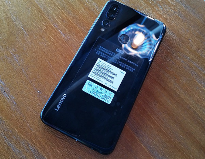 評測小米9值得入手嗎以及聯(lián)想Z5s性?xún)r(jià)比如何