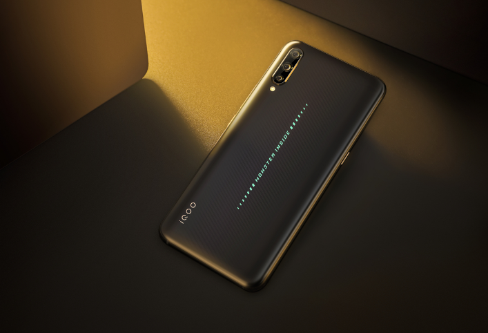 評測小米9 SE怎么樣以及iQOO手機如何