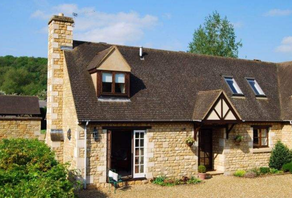 安東尼霍普金斯爵士憑借1150萬(wàn)美元的指南將馬里布豪宅推向市場(chǎng)