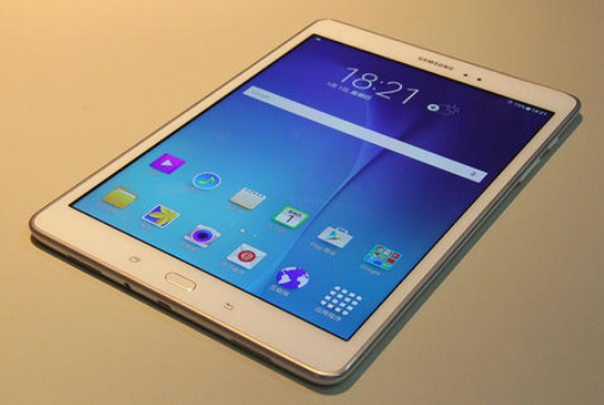 三星Galaxy Tab A 8.4渲染揭示關(guān)鍵規格表面
