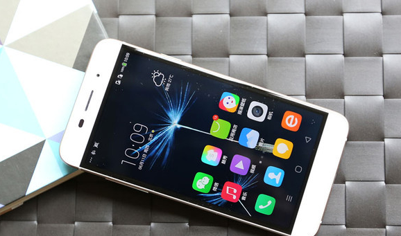 評測金立E8上手體驗如何以及ivvi 小i怎么樣