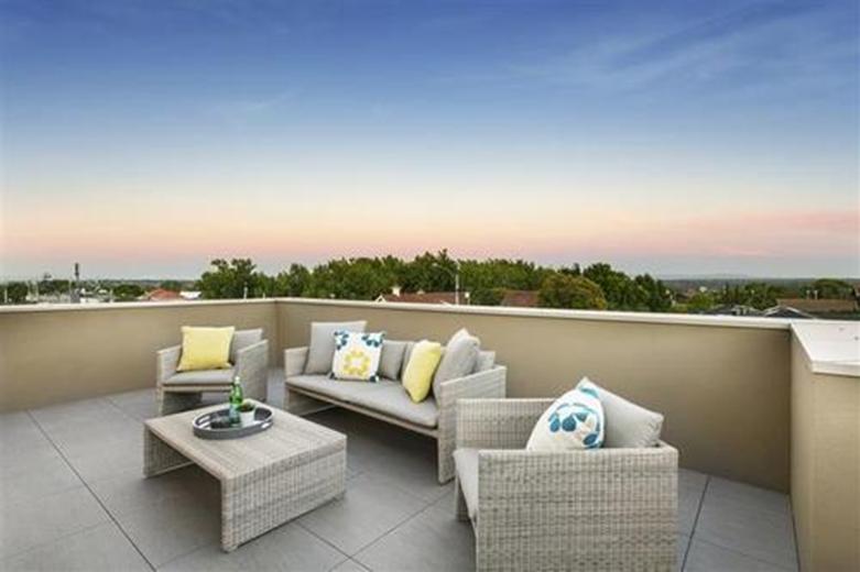 Bend Of Islands生態(tài)鄉村風(fēng)格的泥磚待售