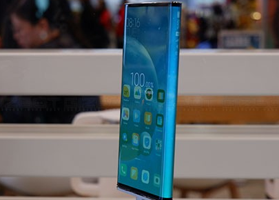 小米使用了Mi MIX中首次提供的壓電揚聲器的改進(jìn)版本