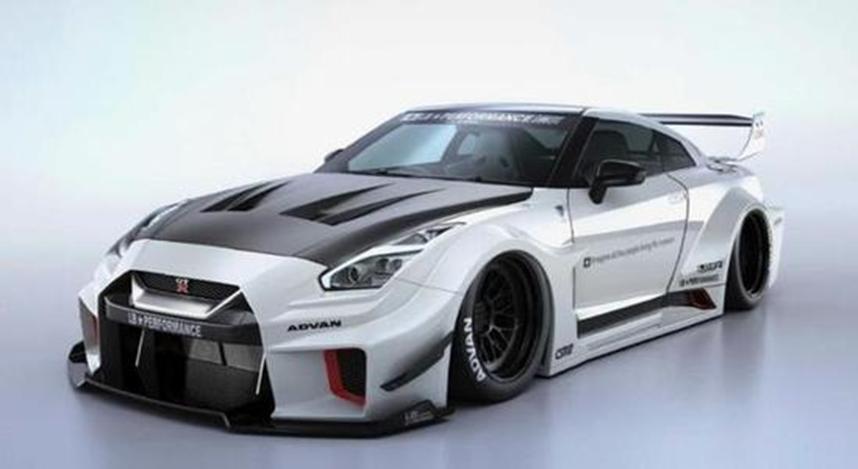 寬體日產(chǎn)GT-R黃色Yakuza看起來(lái)很干凈