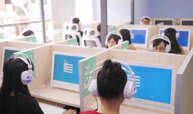 美國頂尖大學(xué)將課程搬到網(wǎng)上