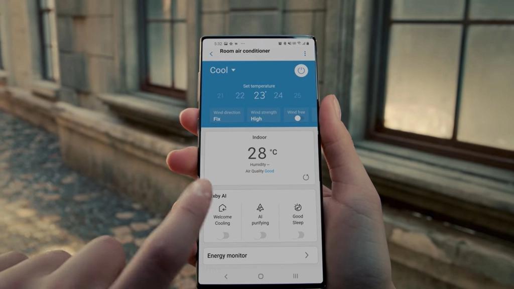 三星泄露了一部新的全屏手機
