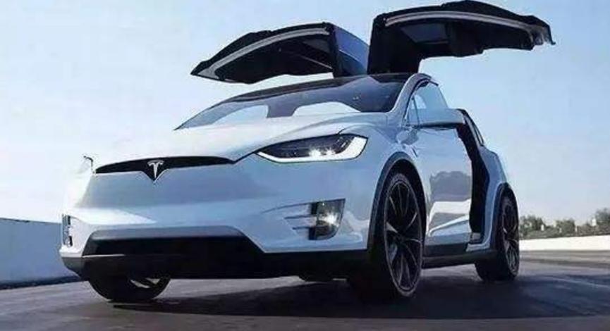 馬斯克說(shuō)特斯拉的Robotaxi車(chē)隊將在2020年功能就緒